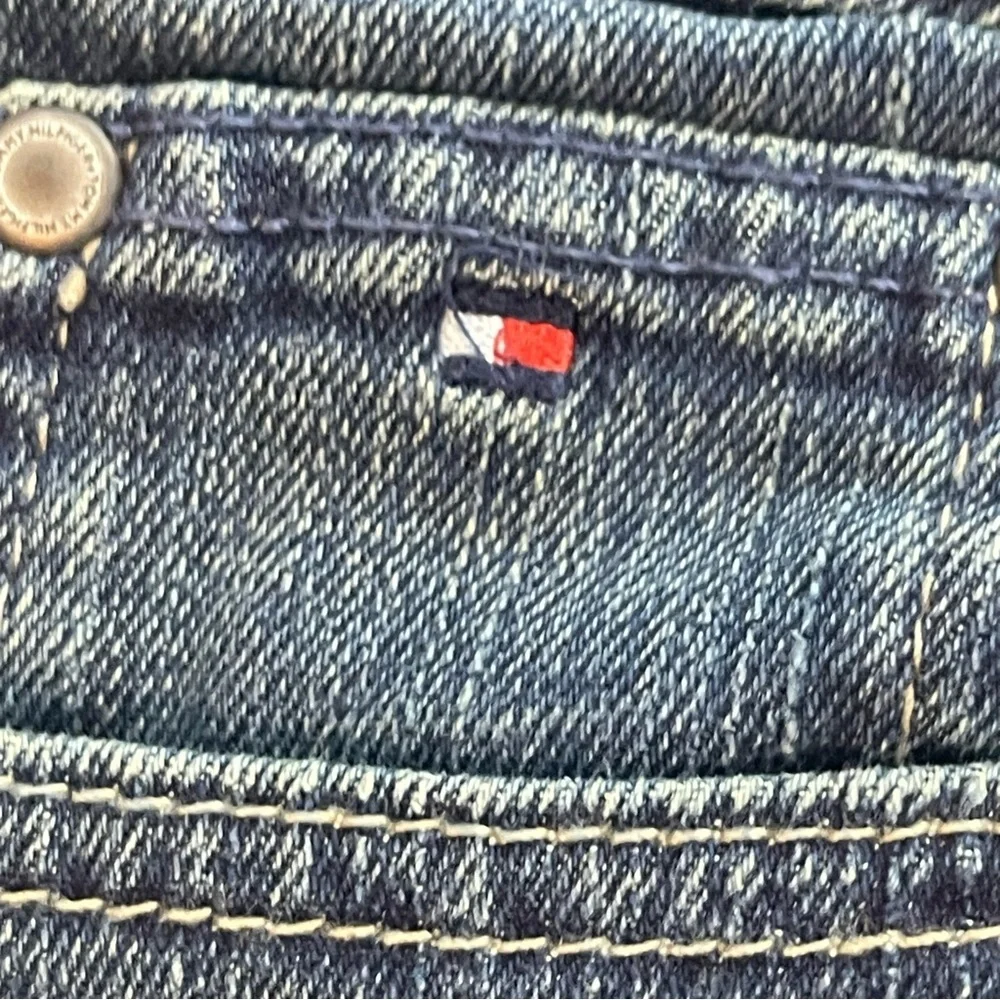 Tommy Hilfiger Classic Mid Rise Bootcut Mid Rise Jeans NWT 8 - Picture 6 of 9